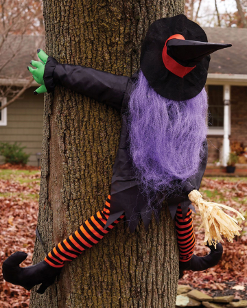 Tree Hugging Witch Decoration | Don't Drink and Fly! | Horror-Shop.com