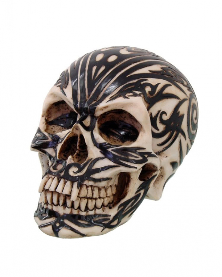 Totenkopf mit Maori Tribal Motiv als Totenschädel Deko | Horror-Shop.com
