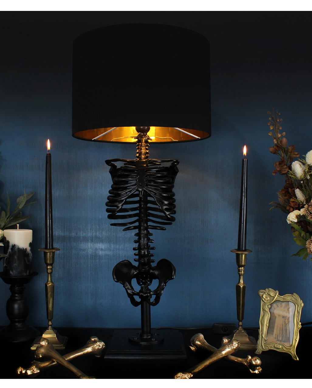 Schwarze Skelett-Torso Lampe mit Lampenschirm